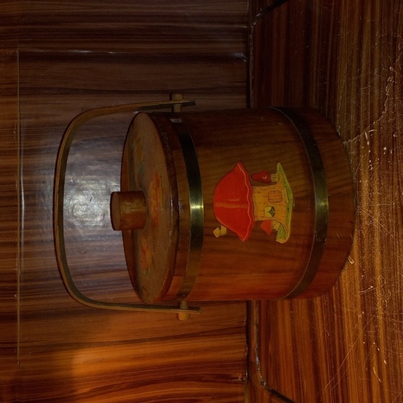 Vintage 1970s mushroom 🍄 wooden bucket lid cookie lunch storage - Picture 1 of 6